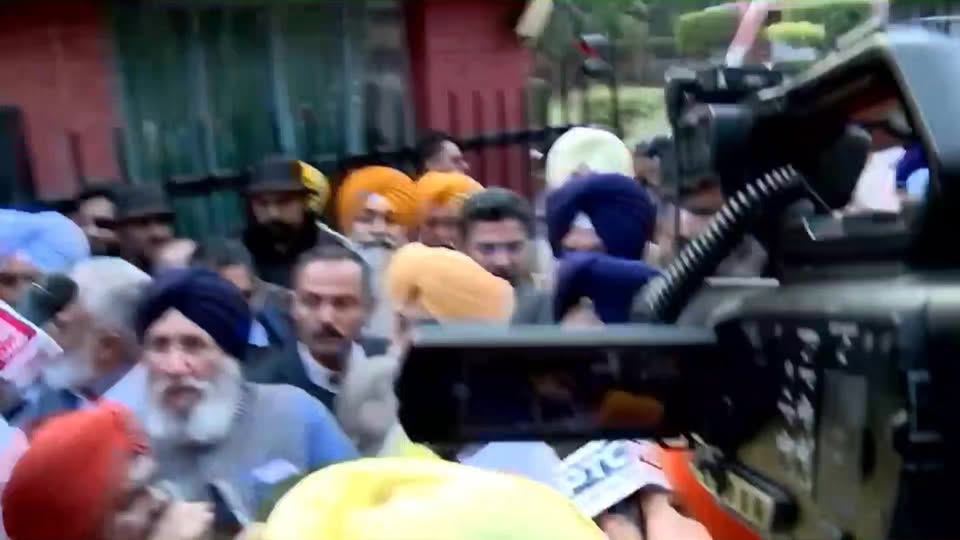 मैं सरकार को सीधी चेतावनी देता हूं कि कुछ भी कर लो शिरोमणि अकाली दल डरने वाला नह…