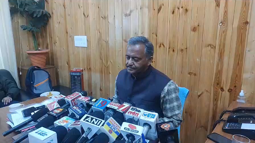 दिल्ली और शिमला पुलिस के बीच हुए बवाल पर सुनिए क्या कह रहे CM के प्रधान मीडिया स…