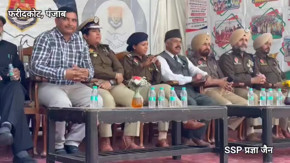 Pragya Jain ने साफ शब्दों में कहा —
“मैंने हर बच्चे की कक्षा और नाम पूछा है, सिर…