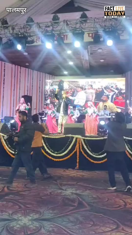 होली महोत्सव पालमपुर की दूसरी सांस्कृतिक संध्या में इशांत भारद्वाज अपनी प्रस्तुत…