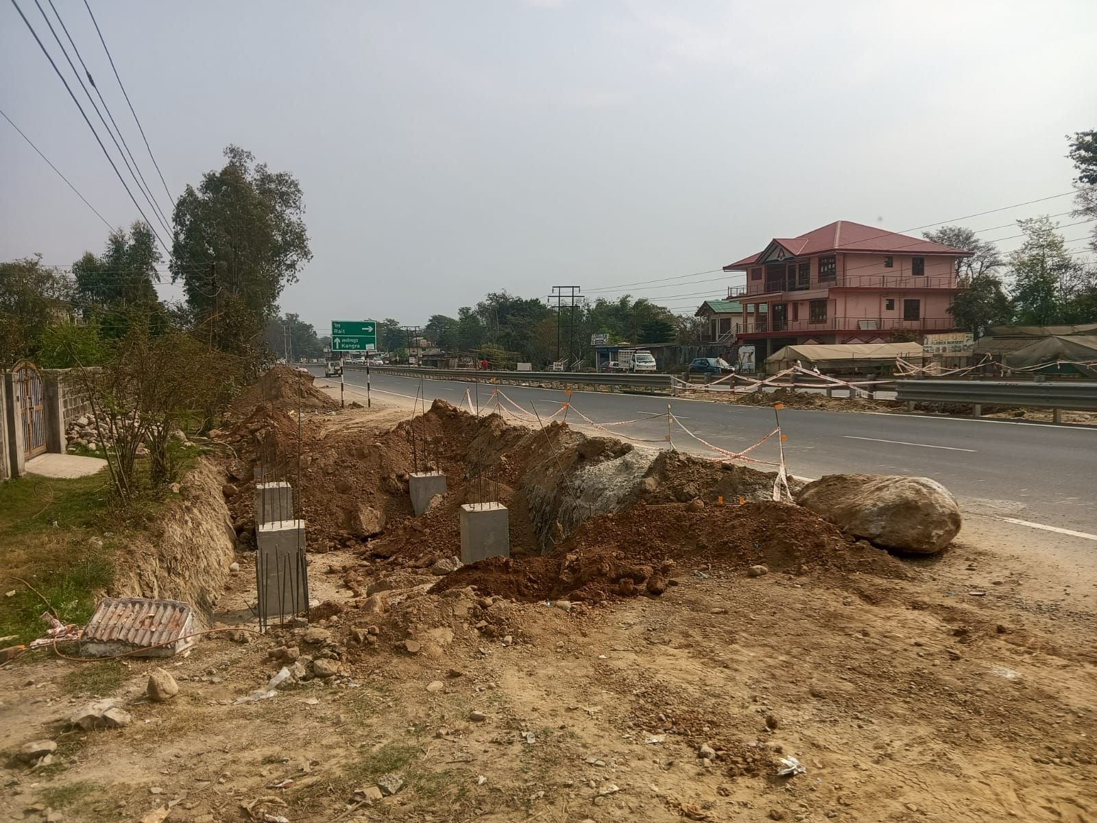 रैत में बनेगा फुटओवर ब्रिज
द्रोणाचार्य कॉलेज के हजारों छात्रों सहित स्थानीय लोग…