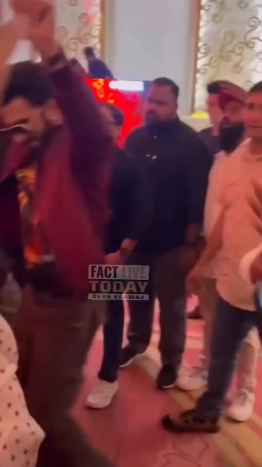 Ranveer Singh turning up the energy as he celebrates the success of #DhurandharT…