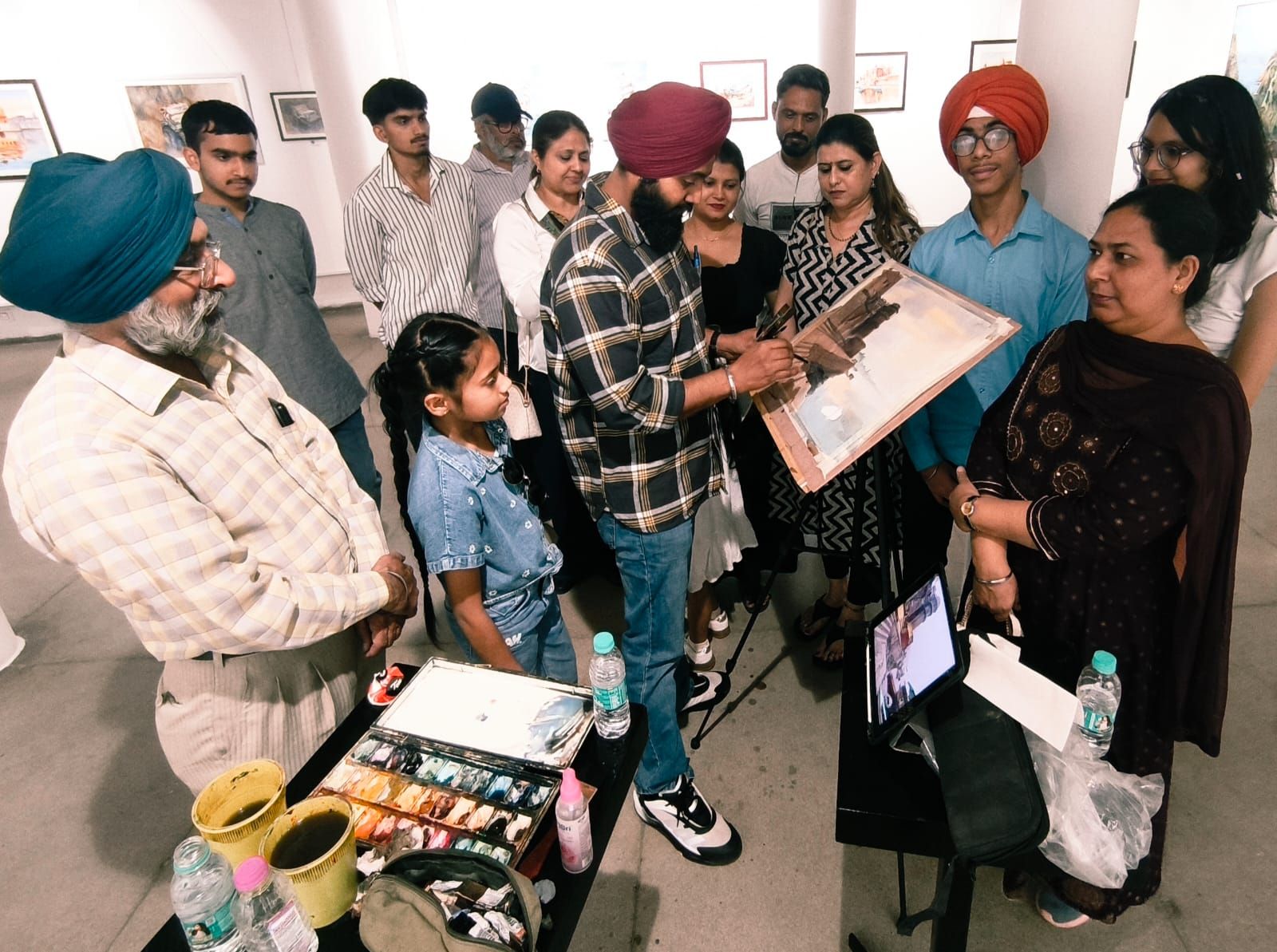 वॉटर कलर डेमोंस्ट्रेशन
आर्ट प्रोग्राम के साथ
 आर्ट एग्जीबिशन जर्नीज एंड हार्बर्स…