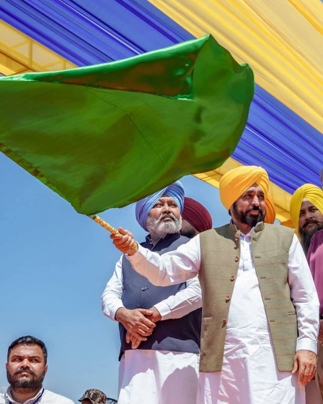 Bhagwant Mann ने सोमवार को यहां पीईपीएसयू रोड ट्रांसपोर्ट कॉरपोरेशन (PRTC) की 25…