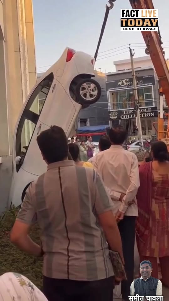 जीरकपुर में बेकाबू कार जा घुसी घुसी दुकान में , बाल बाल बचे दुकानदार #news #zir…