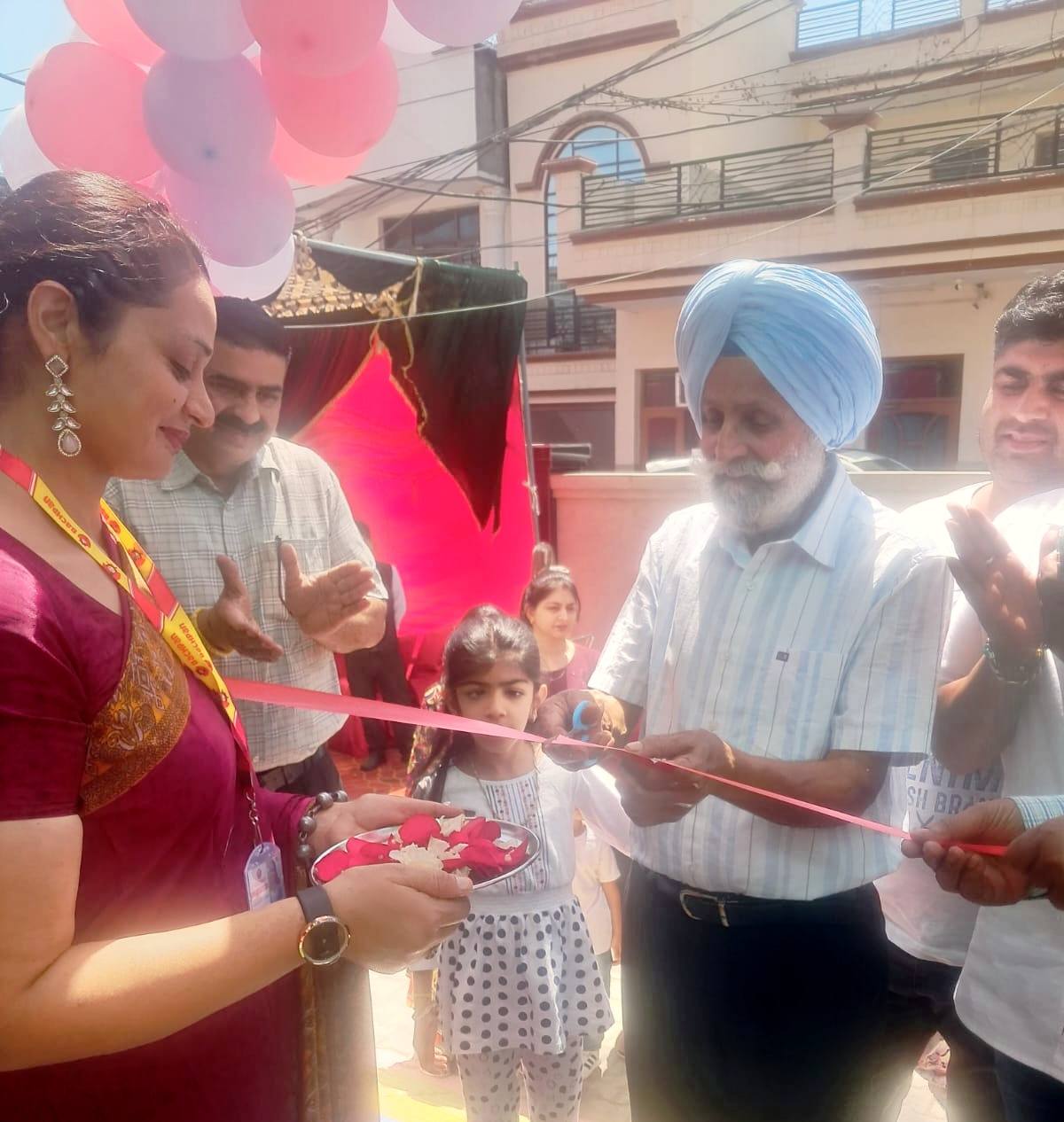 ढकोली में बचपन प्ले स्कूल का भव्य शुभारंभ, रिबन काटकर हुआ उद्घाटन
ढकोली/जीरकपुर।…