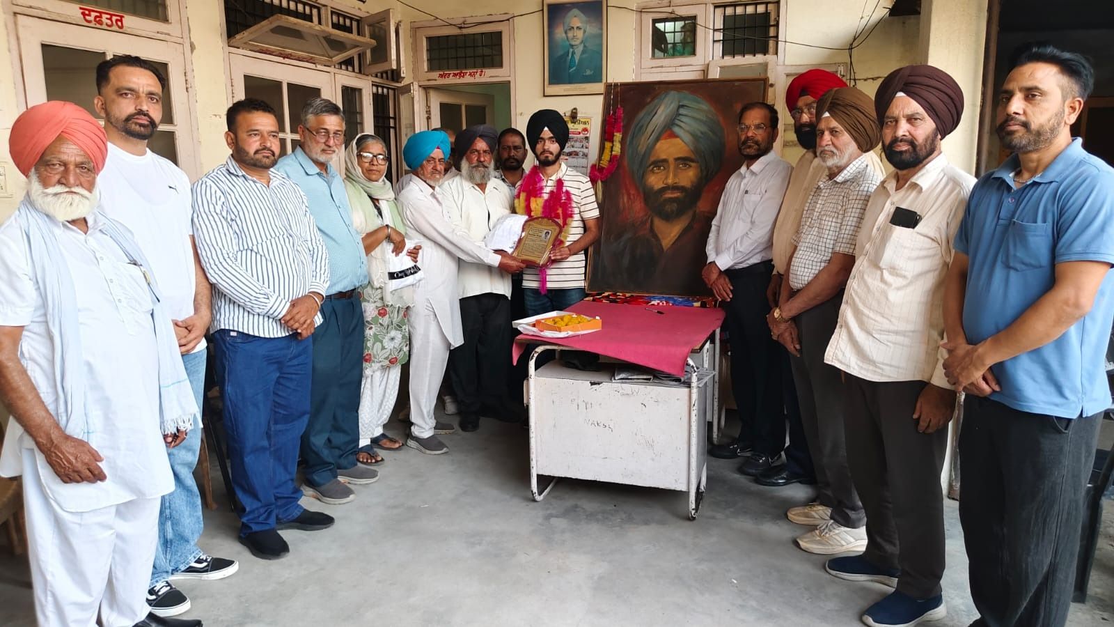 महाराजा रणजीत सिंह आर्म्ड फोर्स प्रशिक्षण अकादमी के लिए चयनित होने पर राजबीर सिं…