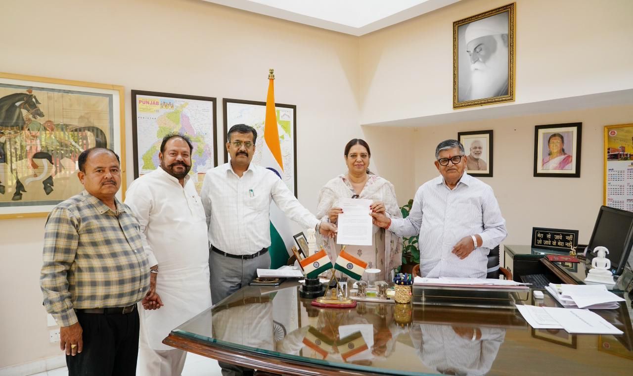 चंडीगढ़ 
भाजपा ने उठाई चंडीगढ़वासियों की आवाज, राज्यपाल से मांगी राहत

चंडीगढ़ ह…