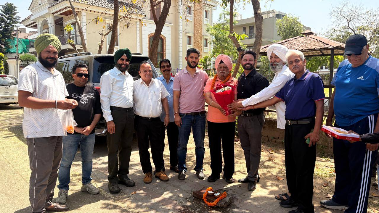 पार्षद जसबीर सिंह बंटी के प्रयास लाए रंग:

सेक्टर 36 के 14 पार्कों के चारों ओर प…