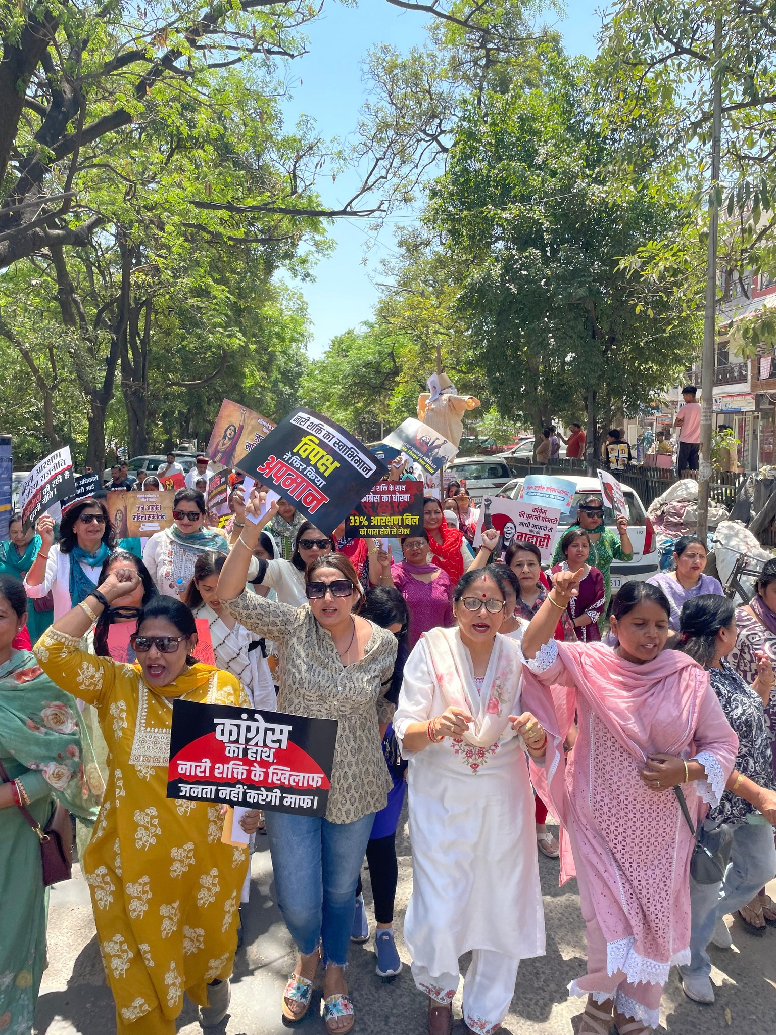 *‘नारी शक्ति वंदन अधिनियम’ के समर्थन में चंडीगढ़ में महिला आक्रोश, राहुल गांधी औ…