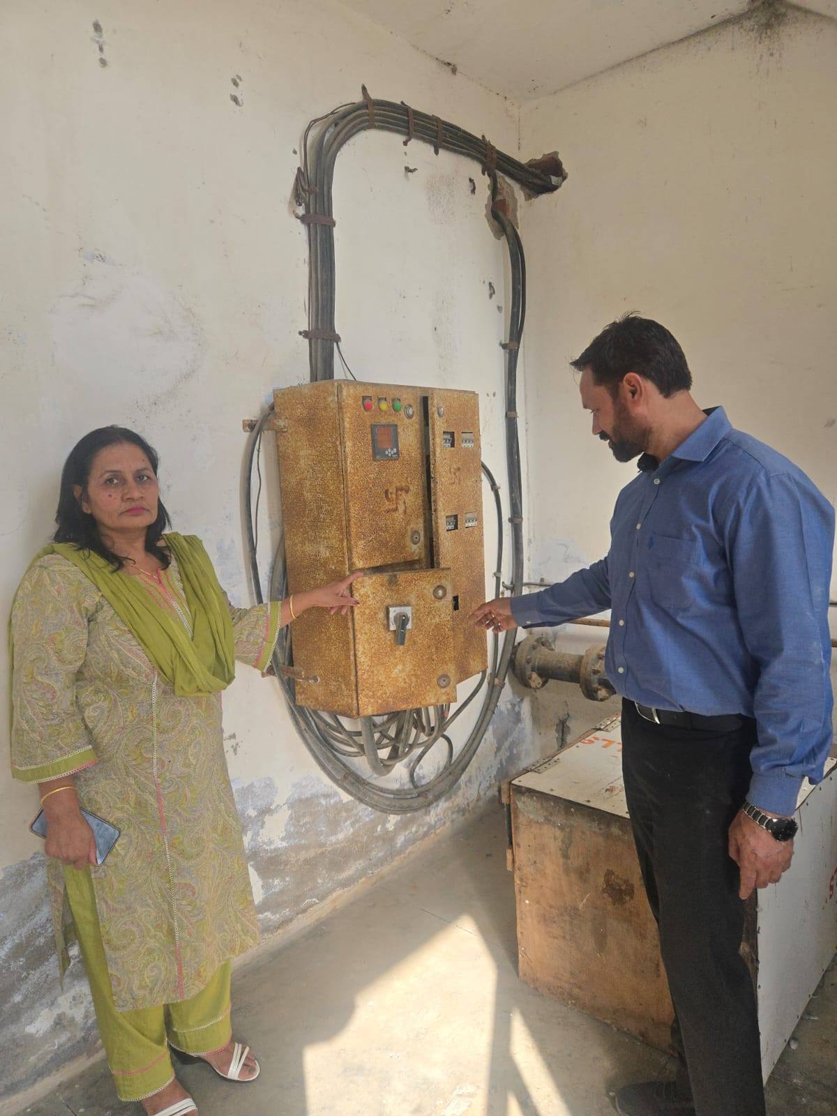 नगर निगम की लापरवाही उजागर:
चंडीगढ़ में जल आपूर्ति व्यवस्था बदहाल

चंडीगढ़, 23 अ…