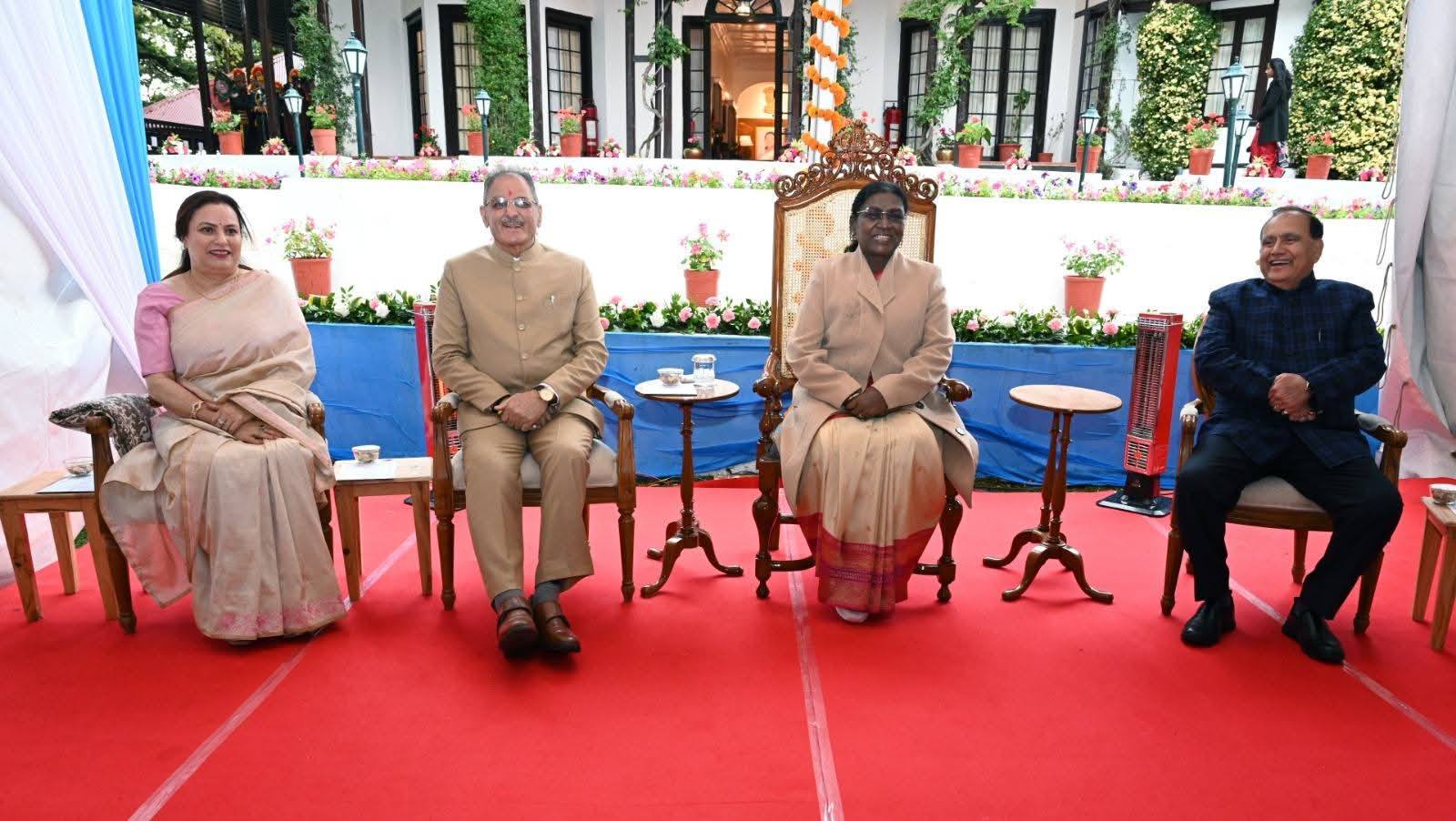 आज द्रौपदी मुर्मू द्वारा राष्ट्रपति निवास मशोबरा में आयोजित ‘एट होम’ समारोह में …