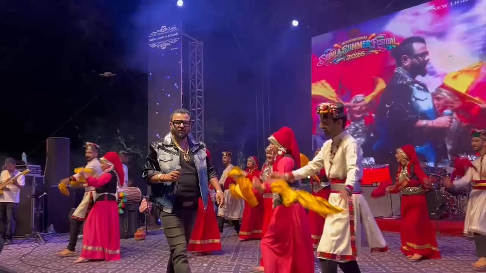पर्यटक भी कुलदीप के पहाड़ी तरानों पर झूमें…

नाटी किंग कुलदीप शर्मा के नाम रही…