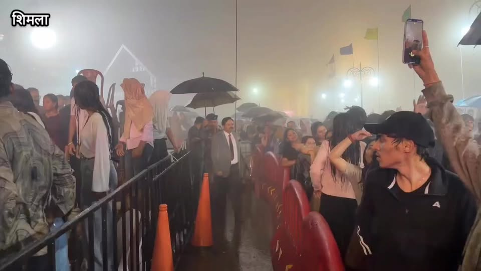 अंतर्राष्ट्रीय शिमला ग्रीष्मोत्सव की चौथी संध्या में भारी बारिश के दौरान कानून व…