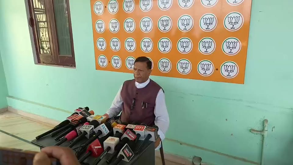 नाहन : बिंदल बोले लोकतांत्रिक रूप से चुनी संस्थाओं को हाईजेक कर रही सरकार Fact l…