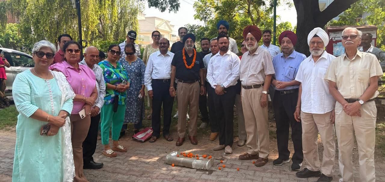सेक्टर-36 के विकास को मिली नई गति, जसबीर सिंह बंटी की मेहनत से शुरू हुआ पेवर ब्ल…