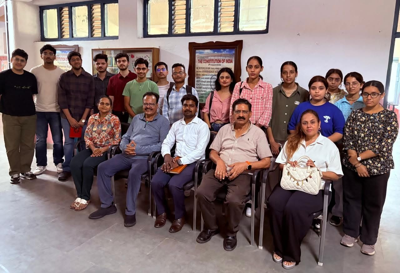नक्षत्र पौधों के खगोलीय संबंध, पारंपरिक ज्ञान और पारिस्थितिक महत्व की खोज पर व्य…