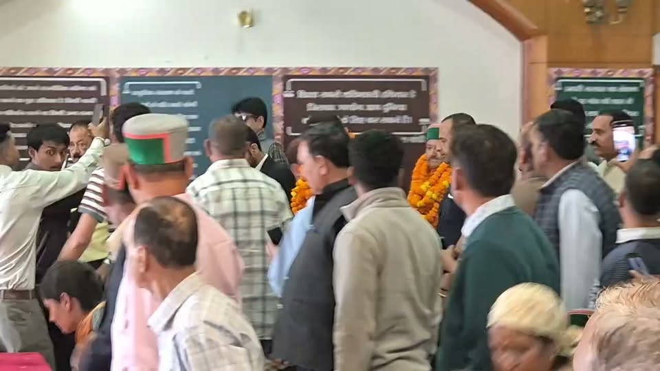 शिमला : कांग्रेस में शामिल हुए बृजलाल समेत ये बीजेपी नेता!