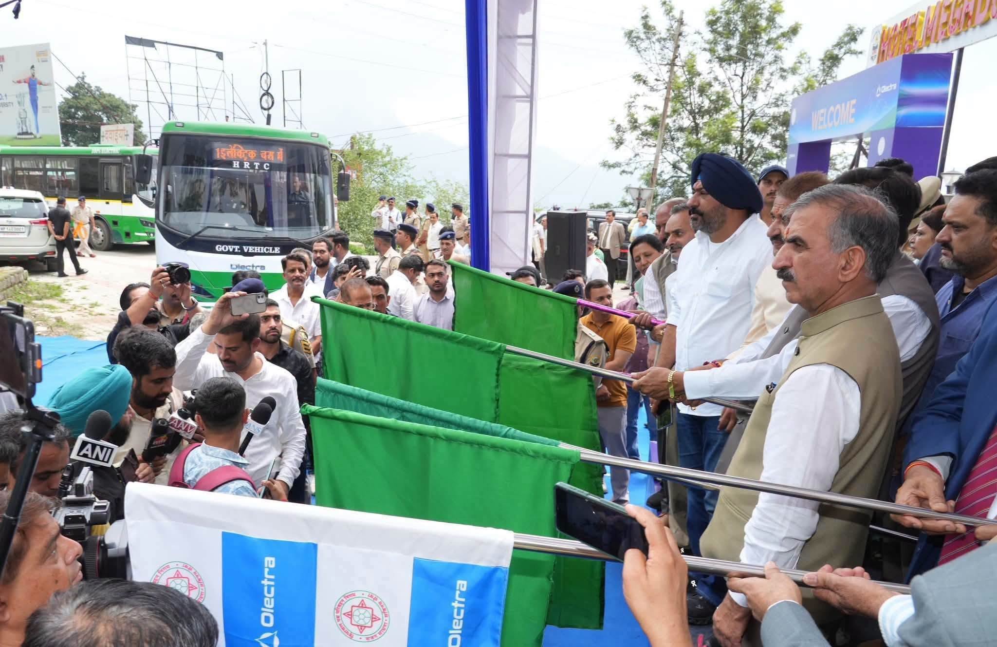 आज मुख्यमंत्री ठाकुर सुखविन्द्र सिंह सुक्खू ने जिला सोलन के क्यारीघाट से नई इलेक…