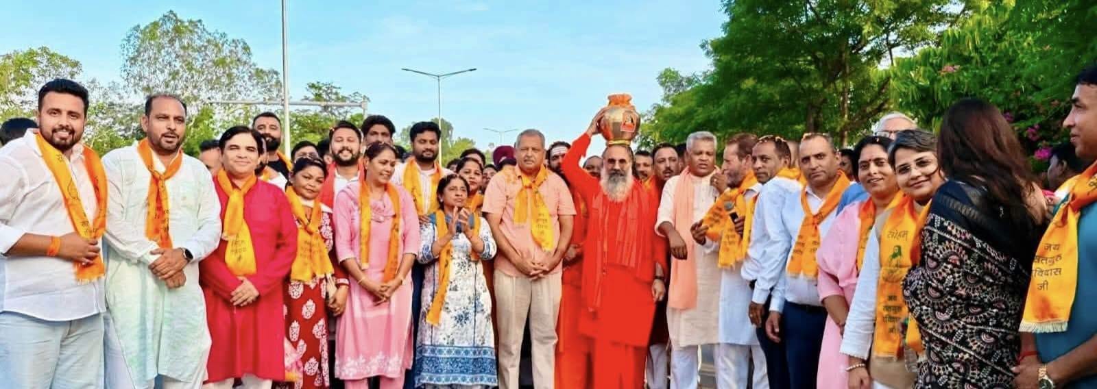 *संत शिरोमणि गुरु रविदास जी की पावन जन्मस्थली वाराणसी से पहुंचे पावन मिट्टी कलश …