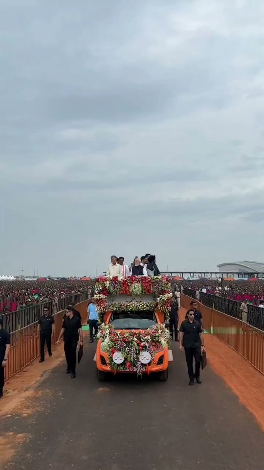 #PMmodi

मैं भोगापुरम हवाई अड्डे के उद्घाटन के अवसर पर 13,000 से अधिक विद्यार्थि…