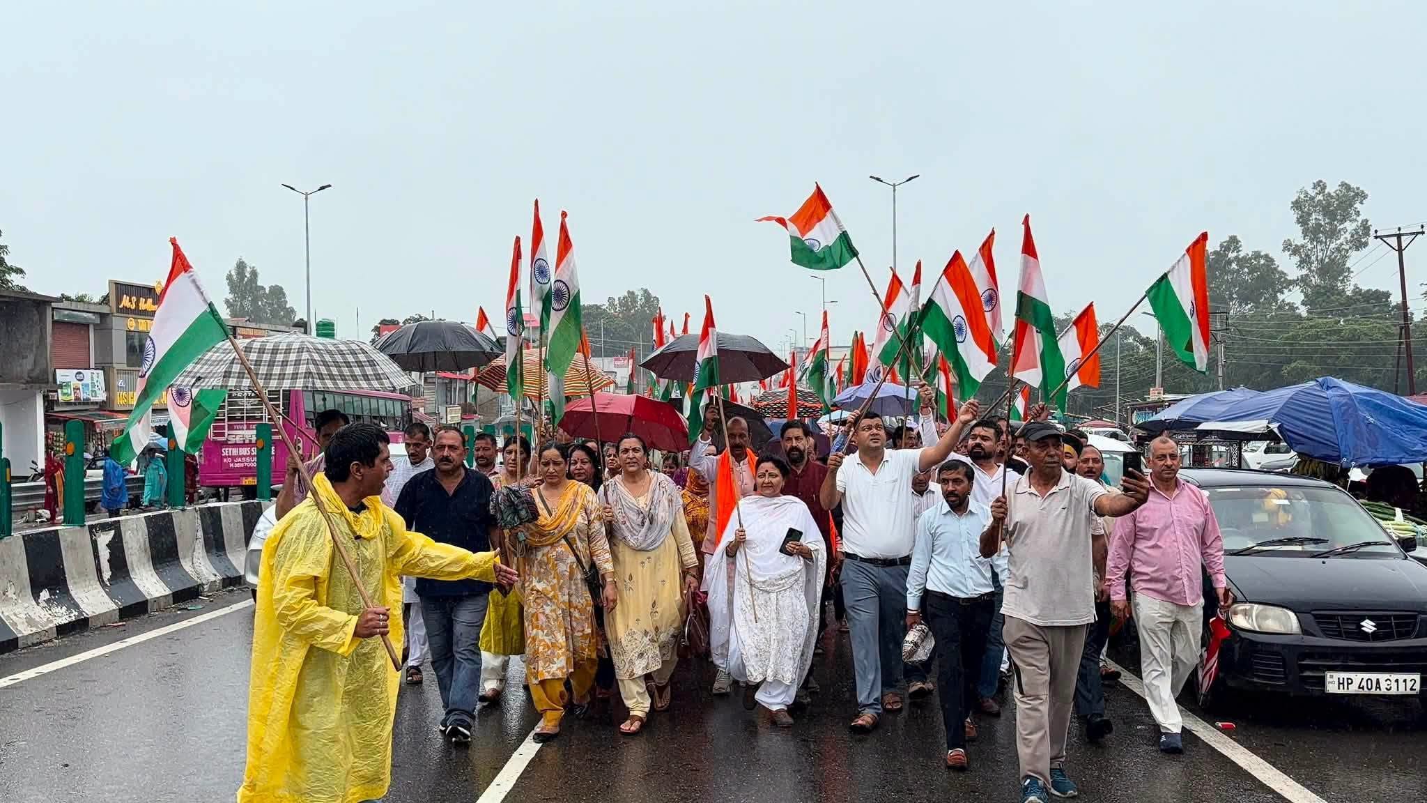 शाहपुर में भारी बारिश के बीच भाजपा ने निकाली भव्य तिरंगा यात्रा, बारिश के बावजूद…