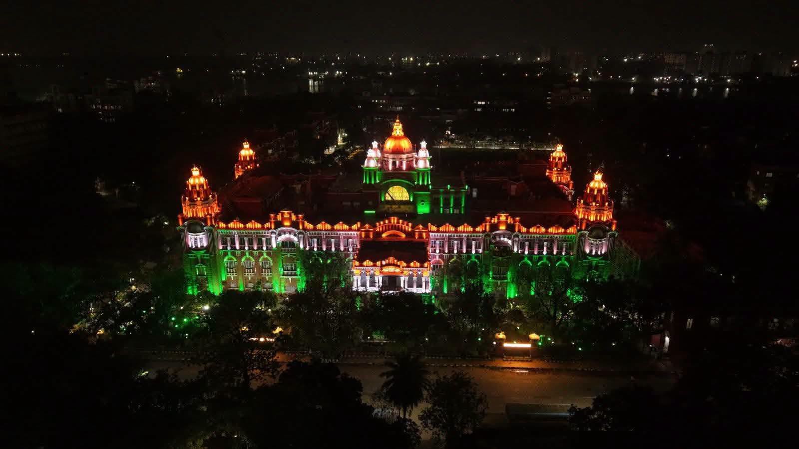 The Headquarters of South Eastern Railway (Kolkata) illuminated in the Tricolour…