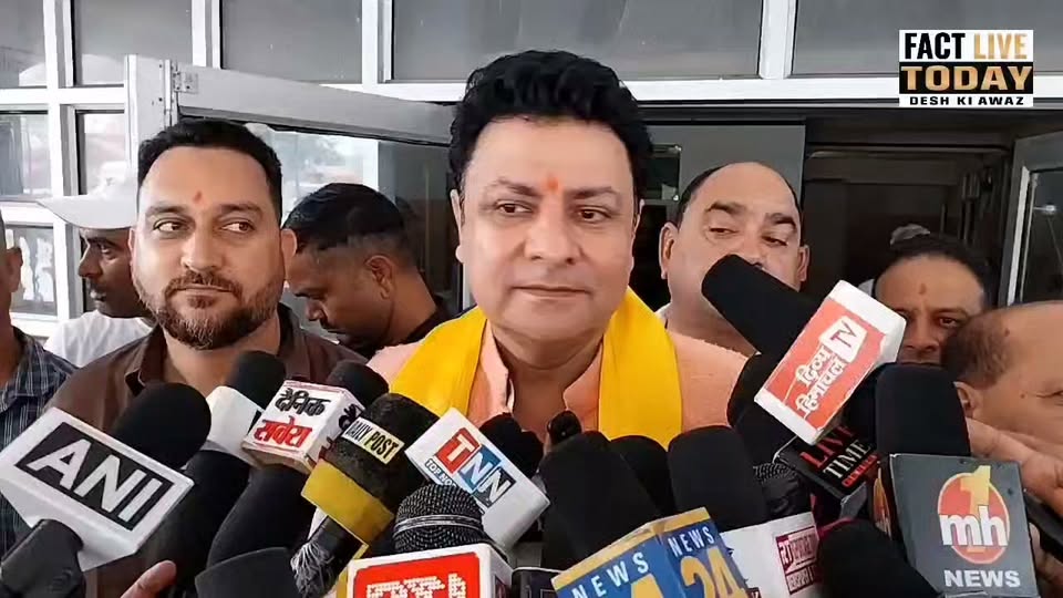 धर्मशाला  : विजेंलस जांच के बाद बाहर आए धर्मशाला के विधायक सुधीर शर्मा