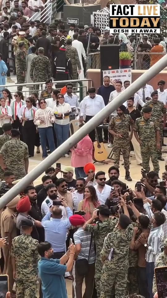 Promotion of the film “Juda” — Hussainiwala Border, Ferozepur
Beautiful actr…