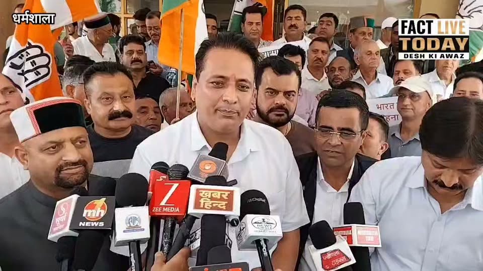 भाजपा द्वारा राष्ट्रगान का अपमान करने के पर कांग्रेस ने जताया विरोध
कांग्रेस पार…