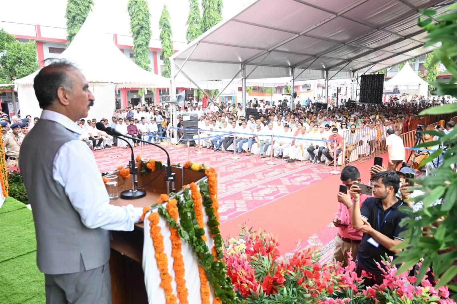 अपने विधानसभा क्षेत्र नादौन के कांगू में आज जन स्वास्थ्य शिविर का शुभारंभ किया।
…