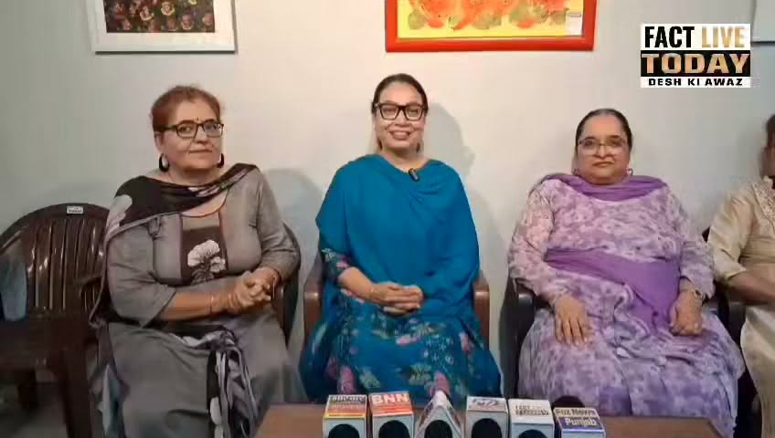 इंटरनेशनल सस्टेनेबल आर्ट एग्ज़िबिशन मे जुटे देश-विदेश के कलाकार

चंडीगढ़: पंजाब …