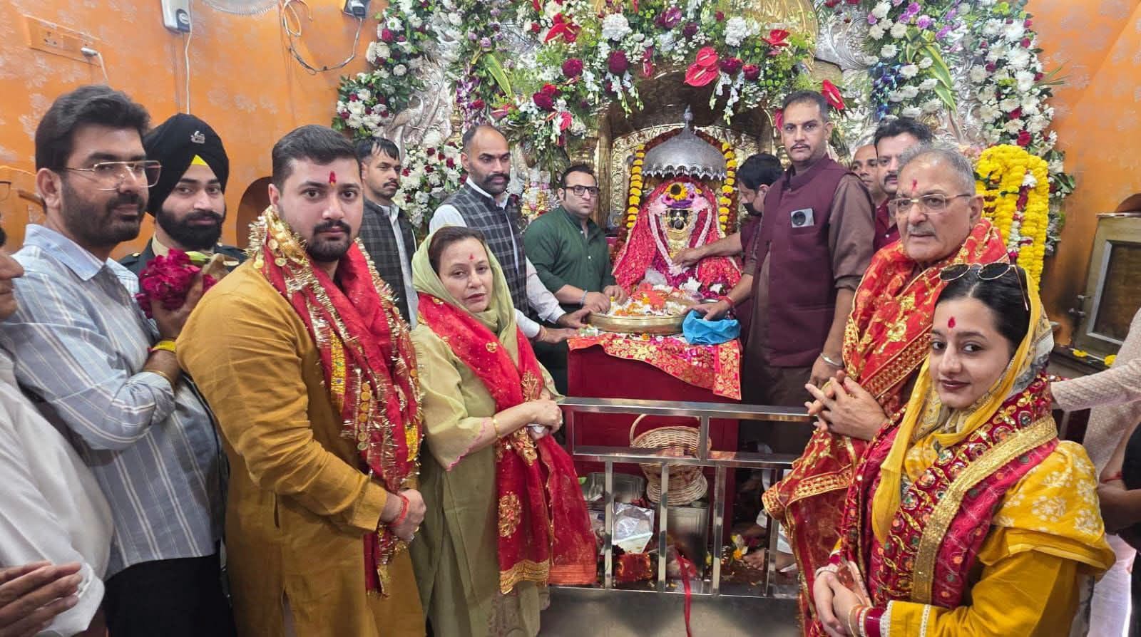 #KavinderGupta  नवरात्रि के पावन अवसर पर आज जम्मू स्थित प्रसिद्ध माता बावे वाली …